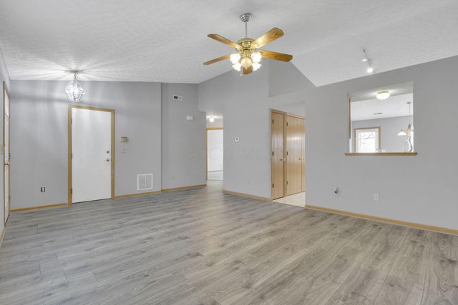 7050 Weurful Dr, House other with 3 bedrooms, 2 bathrooms and null parking in Canal Winchester OH | Image 7