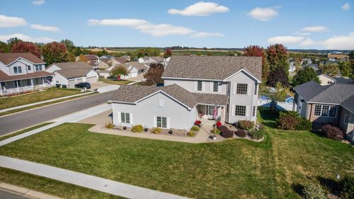 713 7th St Nw, Byron, MN, 55920-4031 | Card Image