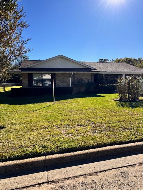 800 Humphrey St, Athens, TX, 75751-2911 | Card Image