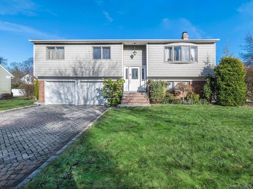 2 Terry Ct, Glen Head, NY, 11545-1140 | Card Image