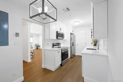708-708 Cabot Ct W, Saint James, NY, 11780-3337 | Card Image