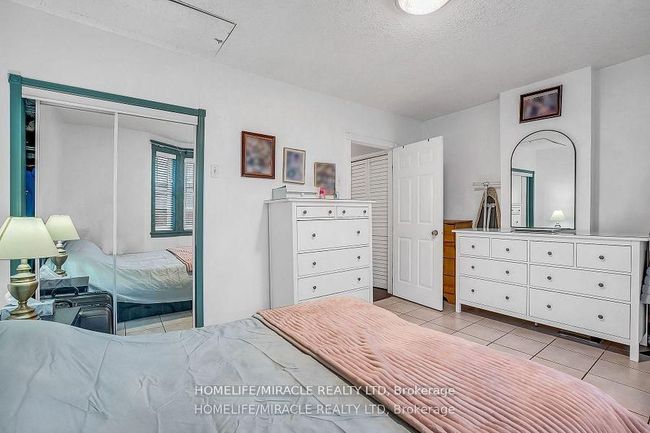 212 Symington Ave, House other with 5 bedrooms, 3 bathrooms and 1 parking in Toronto ON | Image 24