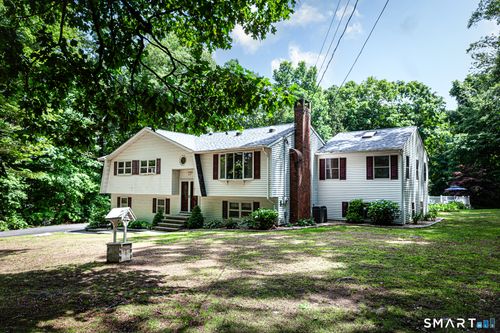 8 Old Towantic Hill Rd, Oxford, CT, 06478-1109 | Card Image