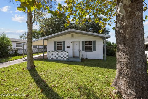 922 12th St N, Jacksonville Beach, FL, 32250-3652 | Card Image