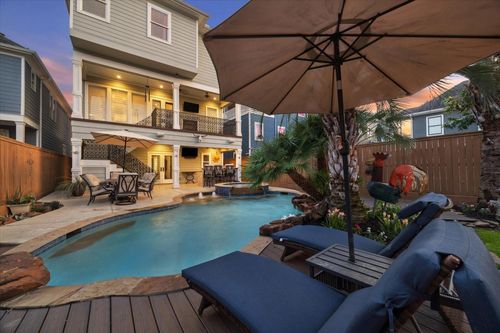 205 W 24th St, Houston, TX, 77008-2547 | Card Image