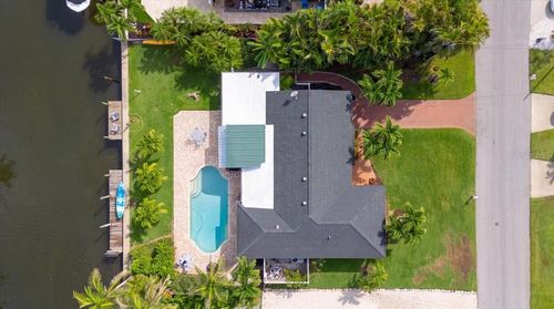 508 83rd St, HOLMES BEACH, FL, 34217-1020 | Card Image