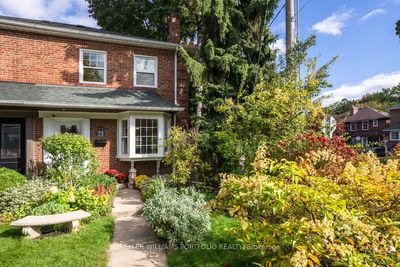 73 Hanna Rd, Home with 3 bedrooms, 2 bathrooms and 2 parking in East York ON | Image 2