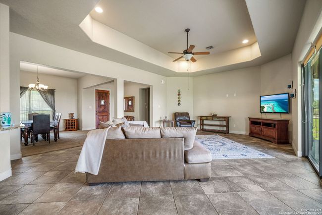 378 Lantana Xing, House other with 4 bedrooms, 3 bathrooms and null parking in Spring Branch TX | Image 11