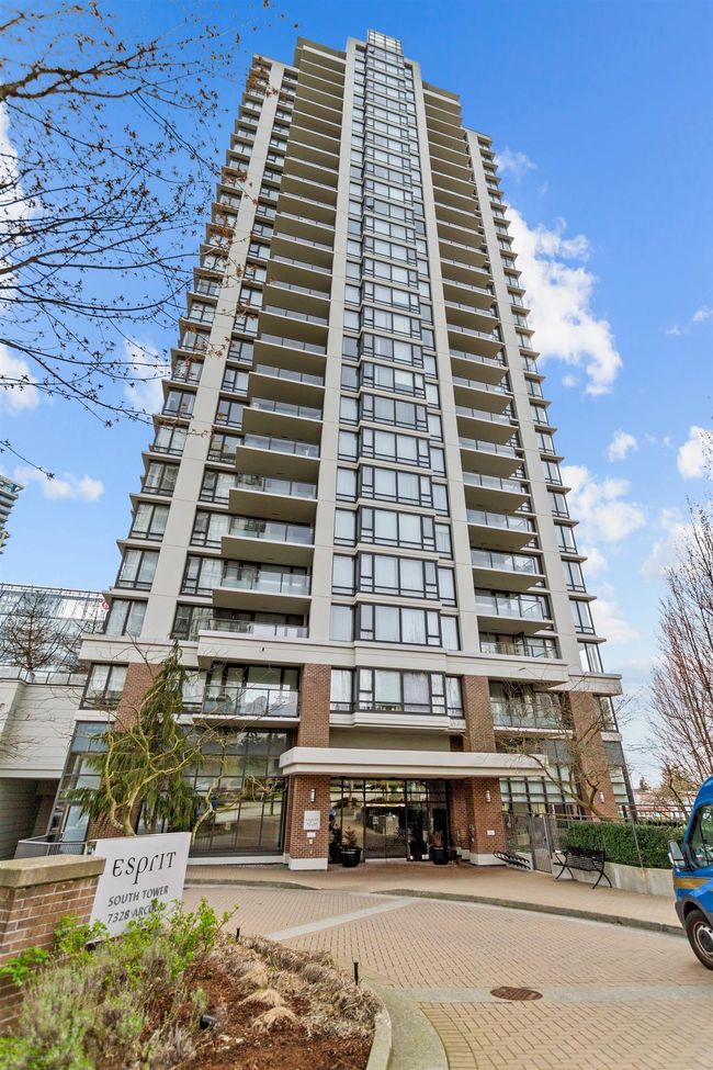 202 - 7328 Arcola Street, Condo with 1 bedrooms, 1 bathrooms and 1 parking in Burnaby BC | Image 1