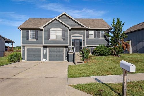 908 N Birch St, Kearney, MO, 64060-8878 | Card Image
