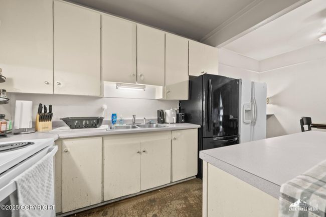 Unit 2 kitchen | Image 29