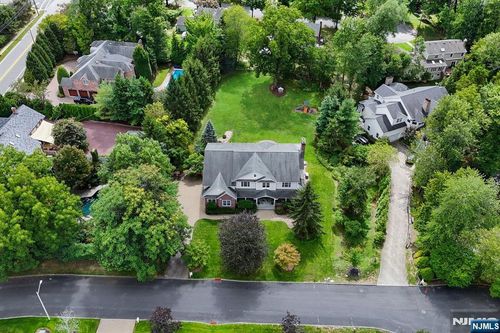 6 Lauren Pond Ct, Demarest, NJ, 07627-2500 | Card Image