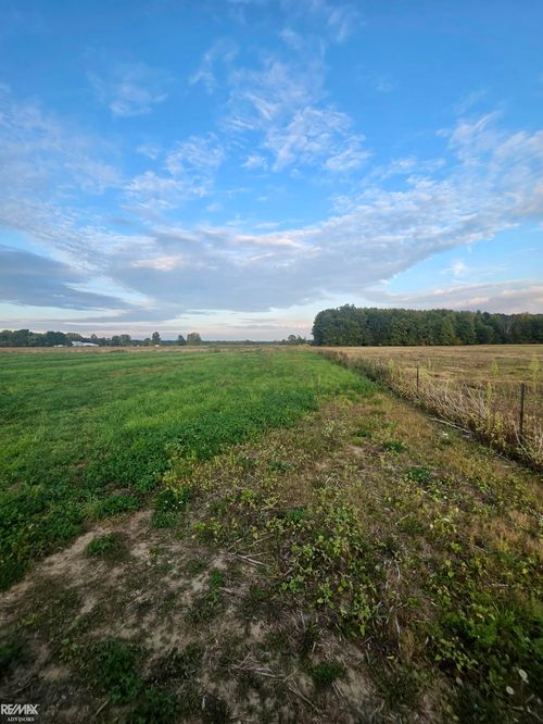 1142 Wales Center Rd, Wales, MI, 48027 | Card Image