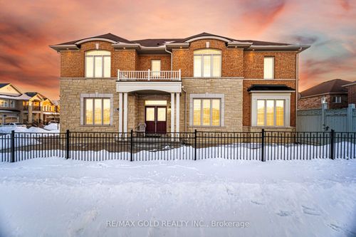 26 Drummondville Dr, Brampton, ON, L6P3M9 | Card Image