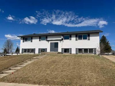 604 3 Ave, Home with 0 bedrooms, 0 bathrooms and 10 parking in Fox Creek AB | Image 1