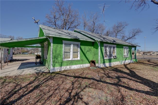 703 S Avenue G, House other with 3 bedrooms, 1 bathrooms and null parking in Clifton TX | Image 5