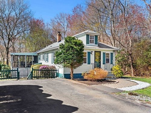12 Lake Ave, Saugus, MA, 01906-2004 | Card Image