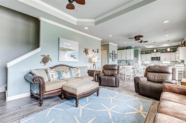 950 Seadrift Dr, House other with 5 bedrooms, 4 bathrooms and null parking in Crystal Beach TX | Image 9