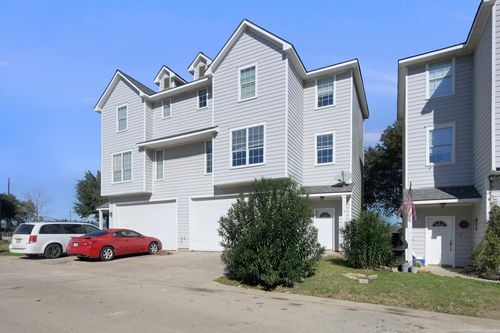 b-135 Binnacle Ct, Willis, TX, 77318-5753 | Card Image