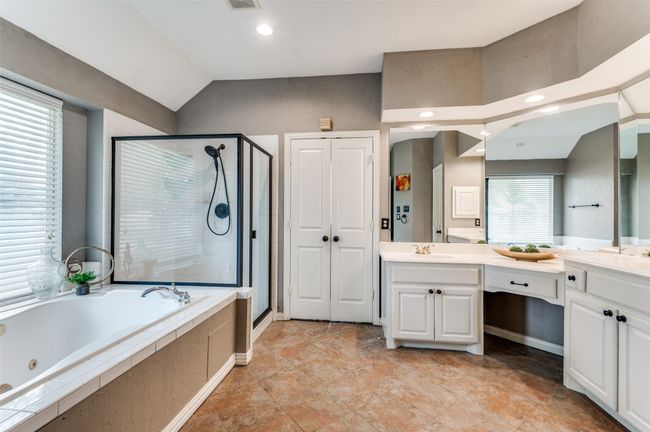 2804 Stonehurst Dr, House other with 4 bedrooms, 4 bathrooms and null parking in Grapevine TX | Image 16