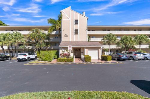 202-7185 Huntington Ln, Delray Beach, FL, 33446-2519 | Card Image