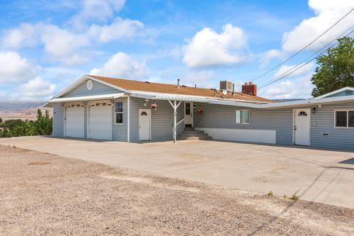 225 300, Redmond, UT, 84652-5584 | Card Image