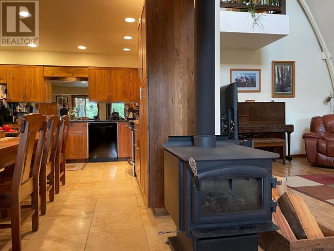 1910 Hulme Creek Rd, House other with 3 bedrooms, 2 bathrooms and 1 parking in Kootenay Boundary BC | Image 11