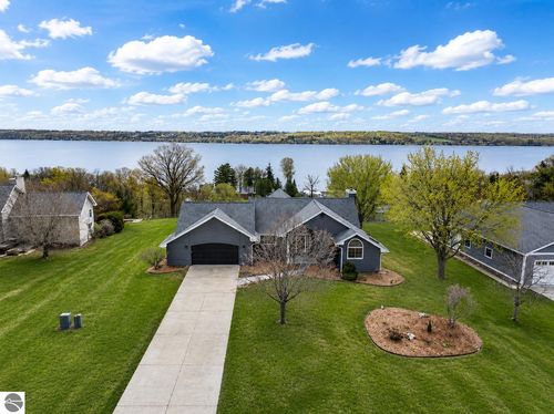 7215 S Cedarview Ln, Cedar, MI, 49621-8509 | Card Image