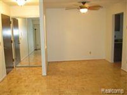 apt-14-5400 Maple Rdg, Haslett, MI, 48840-8649 | Card Image