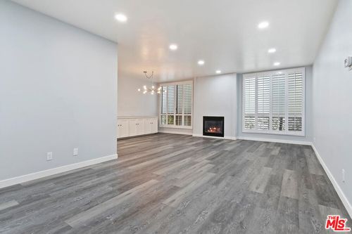 107-927 N Kings Rd, West Hollywood, CA, 90048-2617 | Card Image