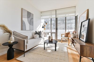 2410 - 37 Grosvenor St, Condo with 1 bedrooms, 1 bathrooms and null parking in Toronto ON | Image 1