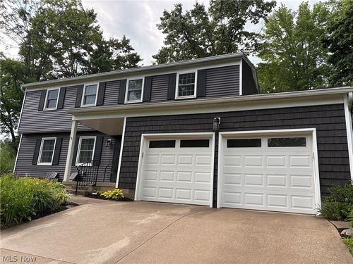 2457 Greenhaven Dr, Akron, OH, 44333-2753 | Card Image