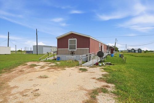 1006 W Toledo St, Seadrift, TX, 77983-3719 | Card Image