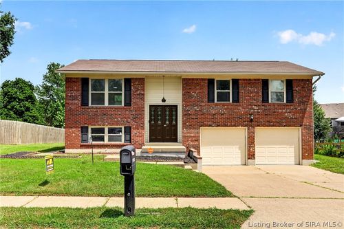 1604 Northaven Dr, Jeffersonville, IN, 47130-6131 | Card Image