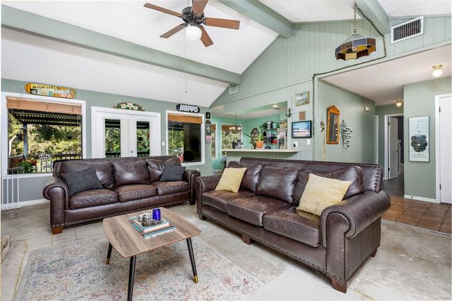 12 Creekwood Dr, House other with 3 bedrooms, 2 bathrooms and 3 parking in Schulenburg TX | Image 12