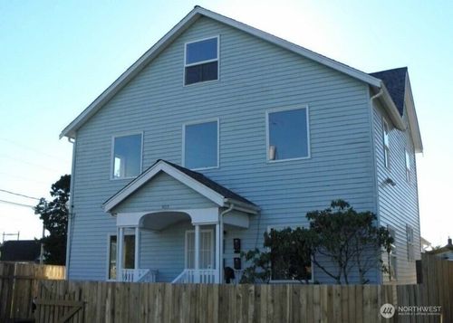307 N E St, Aberdeen, WA, 98520-2612 | Card Image