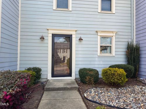 5621 Split Oak Way, Raleigh, NC, 27609-5068 | Card Image