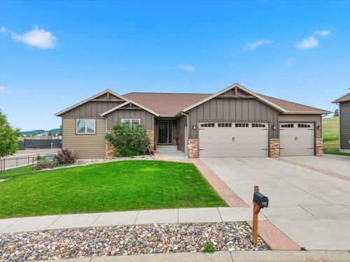 725 Maple Drive, Spearfish, SD, 57783 | Card Image