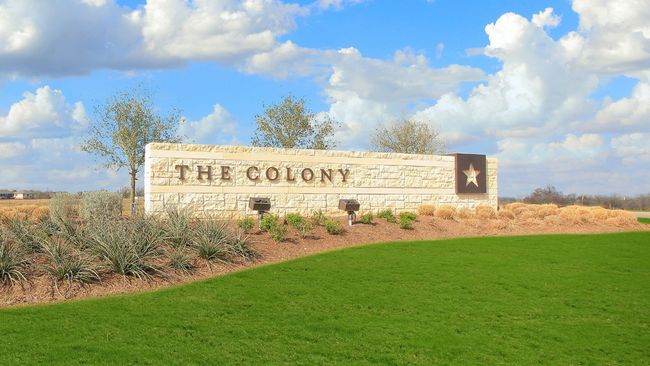 Community / neighborhood sign featuring a lawn | Image 22