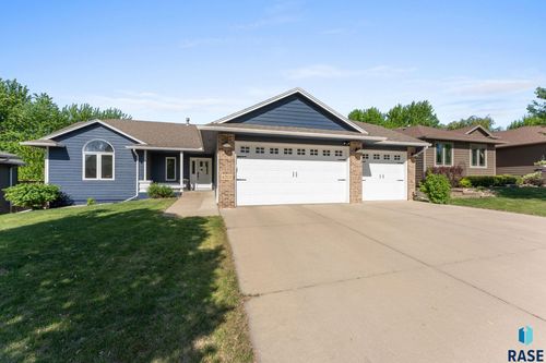 4201 S Pillsberry Ave, Sioux Falls, SD, 57103-7652 | Card Image