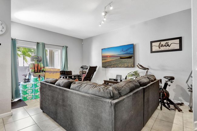 3513 Nw 29 Th Ct, Townhouse with 2 bedrooms, 3 bathrooms and null parking in Lauderdale Lakes FL | Image 8