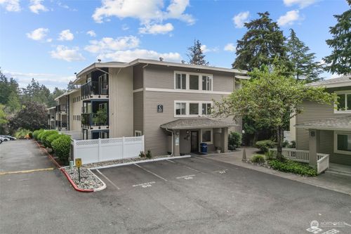 c207-12631 Ne 9th Place, Bellevue, WA, 98005 | Card Image