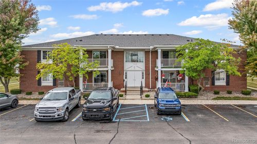 2100 Fort St, Trenton, MI, 48183-2066 | Card Image