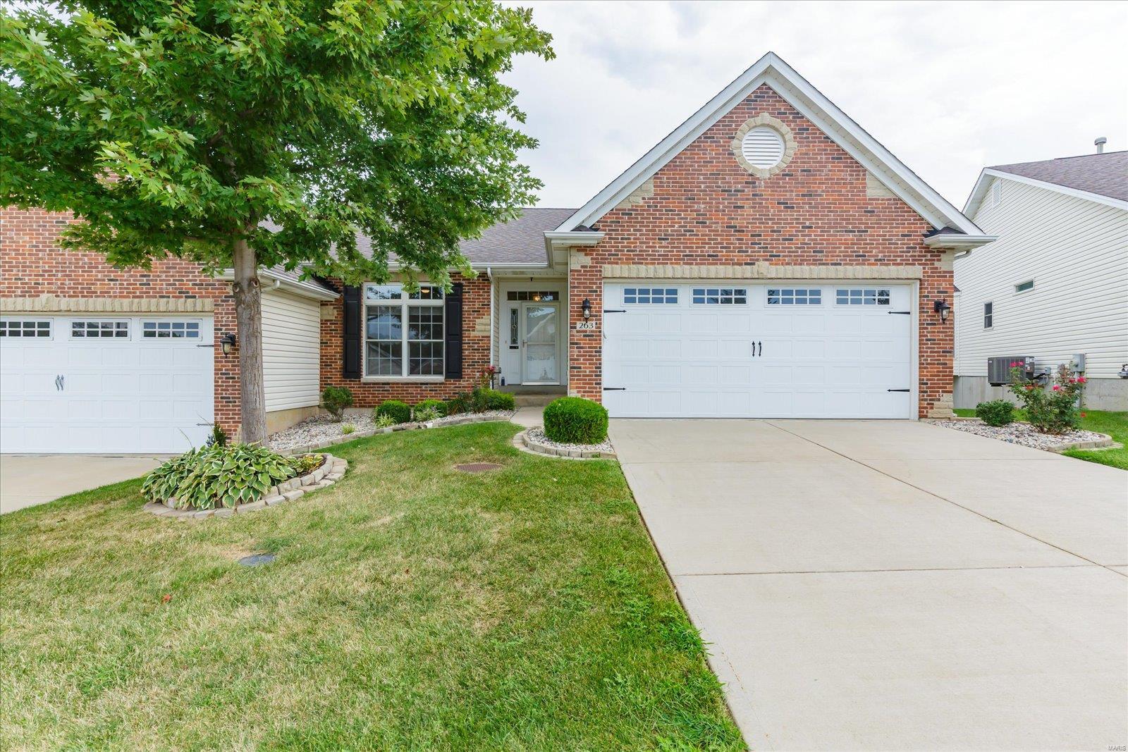 Glasgow Dr, Saint Charles, MO 63301