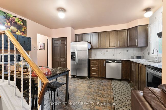 6104 Vineyard Dr, House other with 4 bedrooms, 3 bathrooms and 3 parking in Orléans ON | Image 21