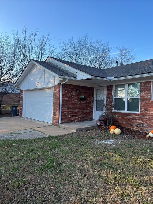 2701 W Haskell Pl, Tulsa, OK, 74127-5117 | Card Image