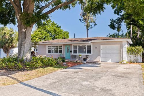 725 85th Ave N, St Petersburg, FL, 33702-3533 | Card Image