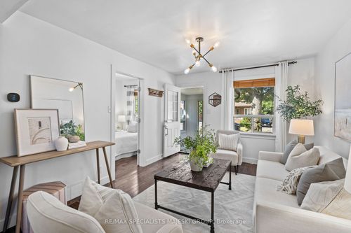 26 Alan Ave, Etobicoke, ON, M8Z3Y4 | Card Image