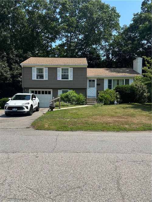 181 Brookside Dr, North Kingstown, RI, 02852-2005 | Card Image