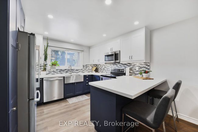 136 Darras Crt, Condo with 5 bedrooms, 2 bathrooms and 1 parking in Brampton ON | Image 15